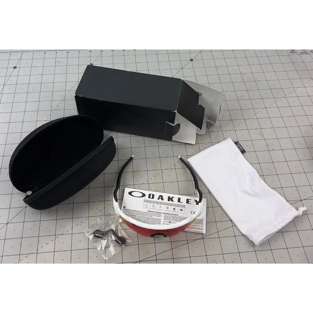 Oakley Youth Radar EV XS Path Sunglasses in White/Prizm Field
